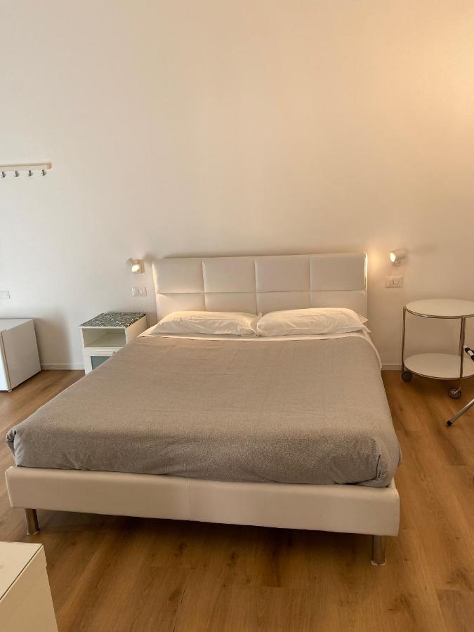 Civico 28 Bed & Breakfast Пескара Екстериор снимка