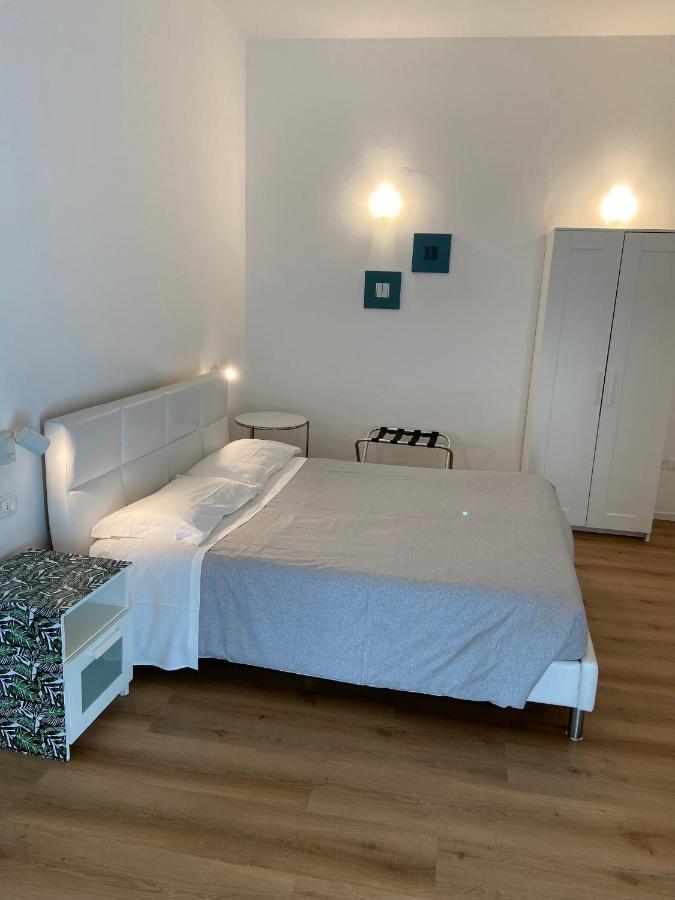 Civico 28 Bed & Breakfast Пескара Екстериор снимка