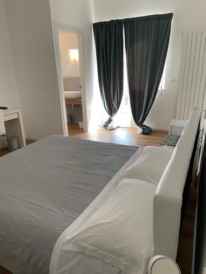 Civico 28 Bed & Breakfast Пескара Екстериор снимка