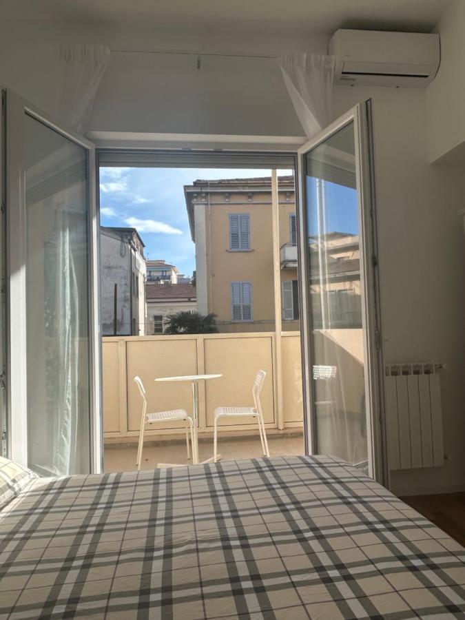 Civico 28 Bed & Breakfast Пескара Екстериор снимка